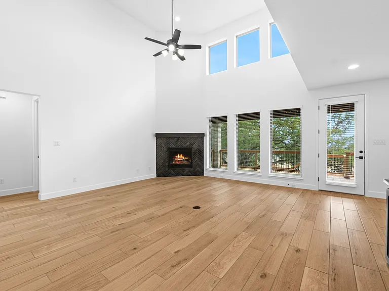 310 Barton Crk — Photo 17