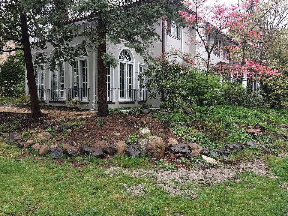 2nd image of 39 Euclid Ave