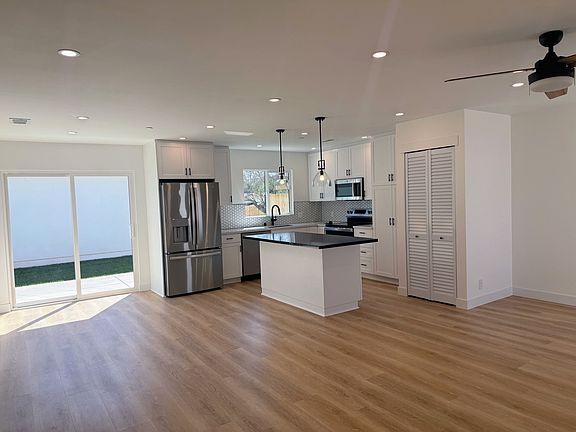 2nd image of 804 Poinsettia Ave