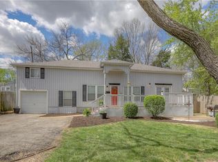 5522 Maple St, Mission, KS 66202