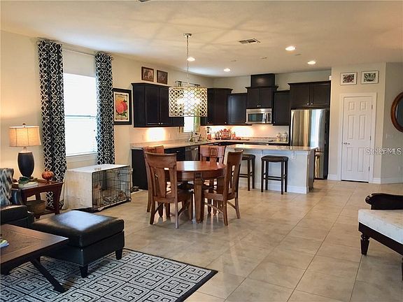 3rd image of 2643 Mead Ave