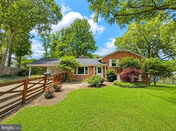 6800 Ava St, Springfield, VA 22152