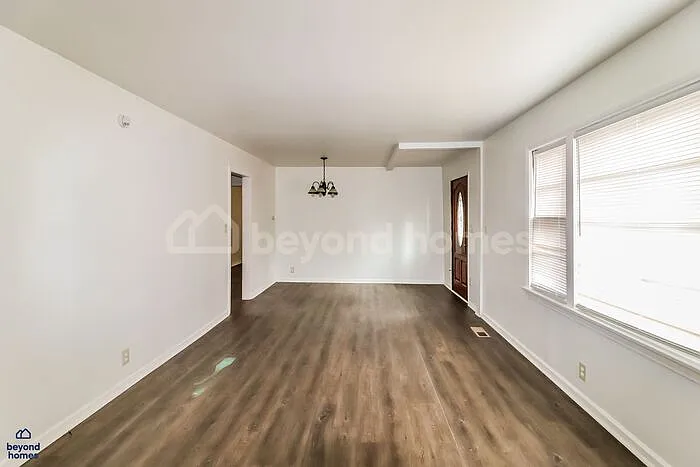 865 Westwood Rd — Photo 3
