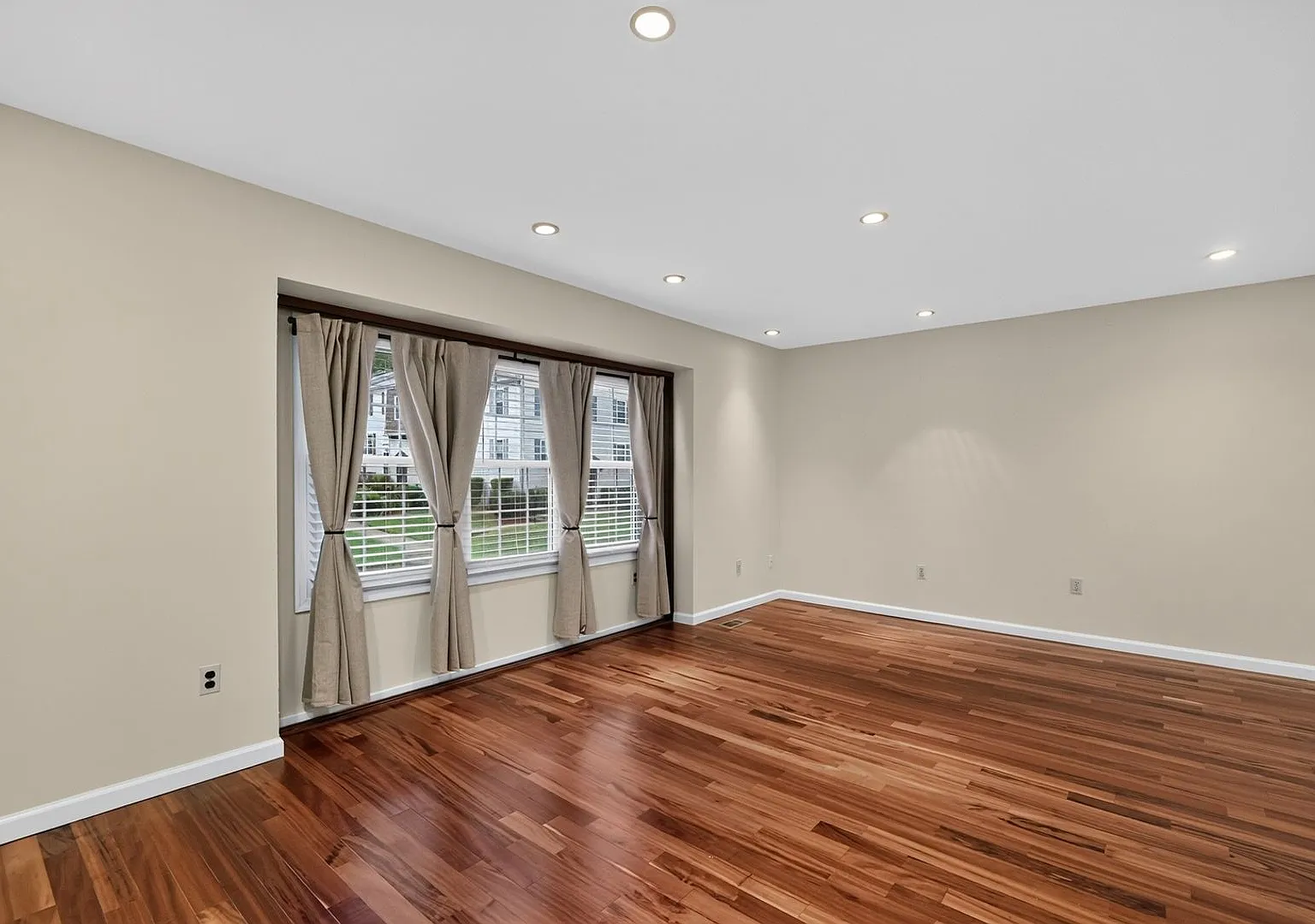 Charming 3BR Townhome in Upper Marlboro — Photo 1