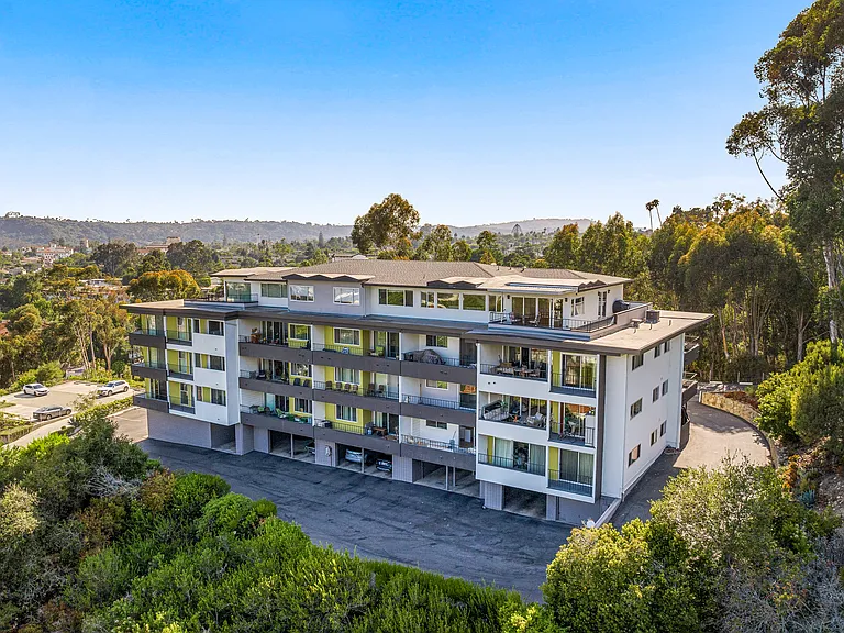 813 E Anapamu St #Penthouse B — Photo 9