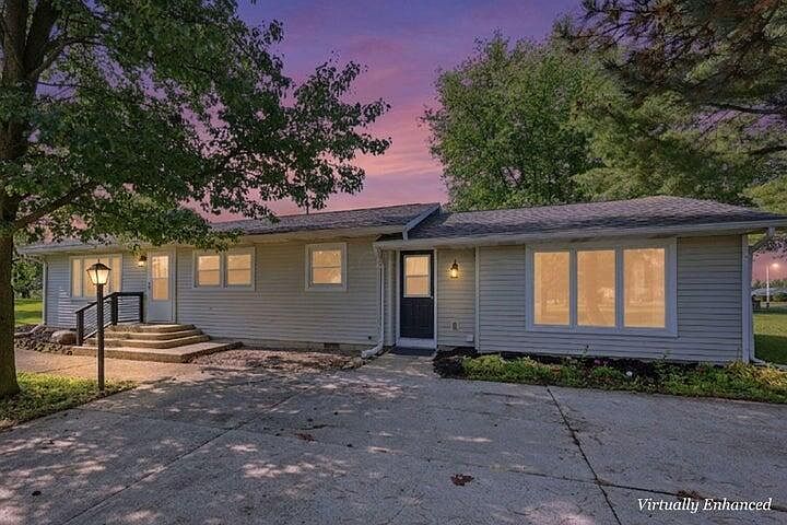 1st image of 1155 W Choctaw Dr