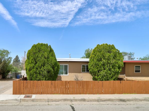 1813 Alvarado Dr NE