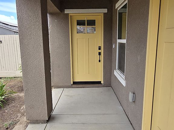 3rd image of 2104 Ukiah Ct