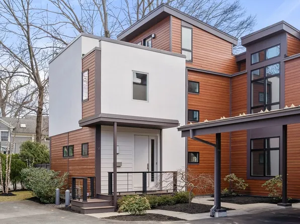 14 Coyne Rd #B, Waban, MA 02468