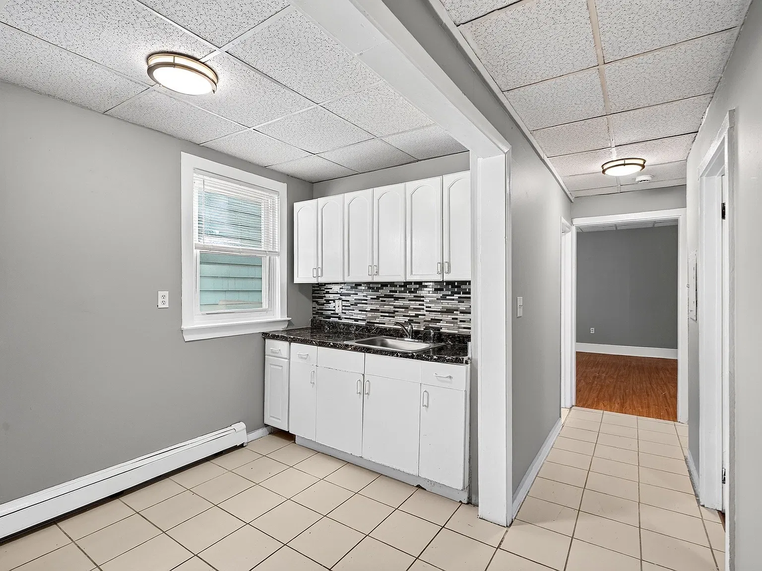 2 bed, 1000 sqft, $2,200 — Photo 2