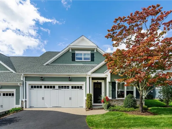 46 Travelers Ct Unit 33, East Greenwich, RI 02818