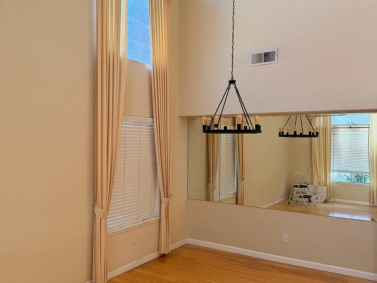 152 Menard Dr — Photo 7