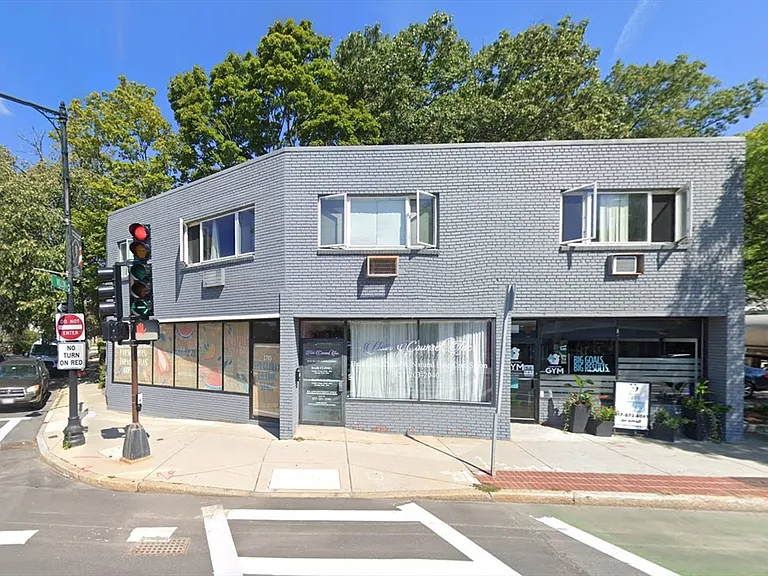 39 Willow St #4 — Photo 6