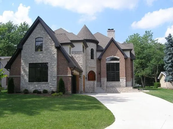 100 Forest Ave, Roselle, IL 60172