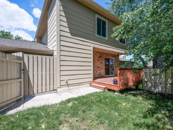 2110 Tamarin Trl, Golden Valley, MN 55427