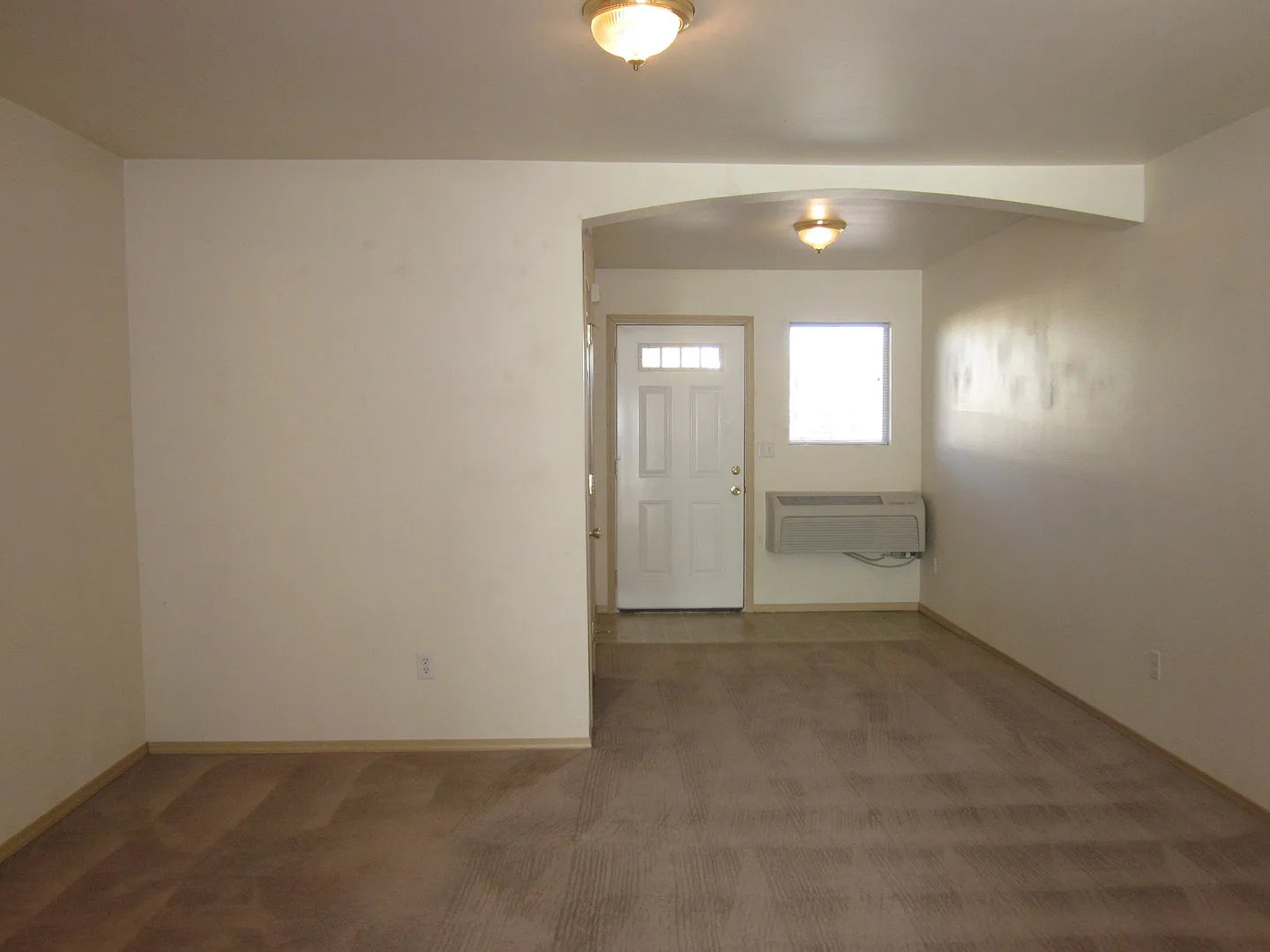 Cedar Creek Village 1 Bedroom 1 Bath Condo — Photo 2