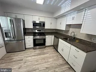 7701 Hiawatha Ln — Photo 10
