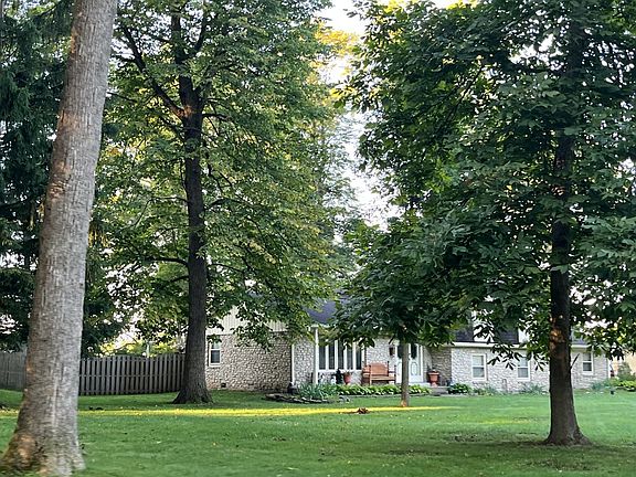 3rd image of 6835 W Woodcrest Dr