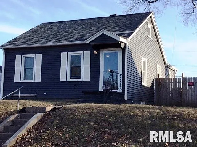 1415 W 36th St photo 1