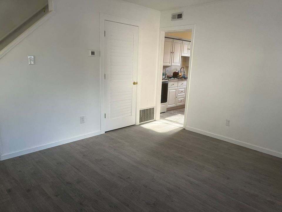 1st image of 845 Valerie Ln