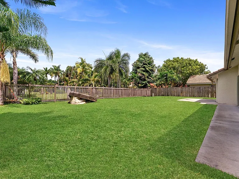 5809 Sun Pointe Cir — Photo 25