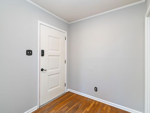 5th image of 7304 Stockton Dr