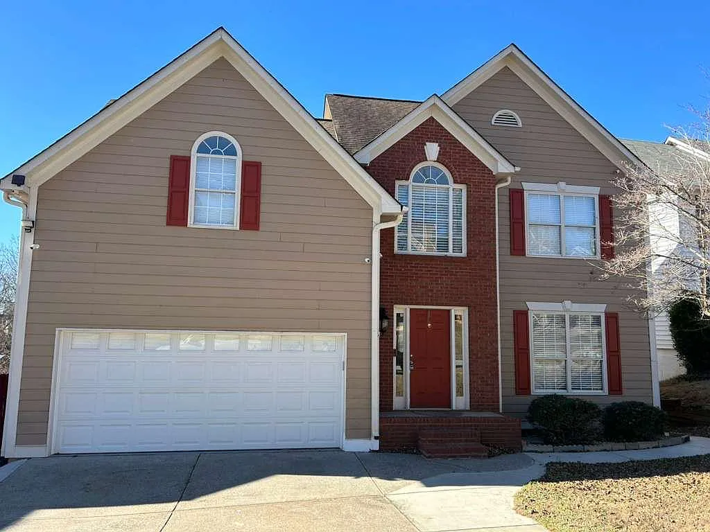 5 bed, 3268 sqft, $2,500 — Photo 1