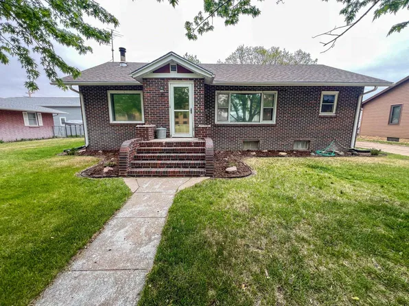 203 Truman Ave, Republican City, NE 68971
