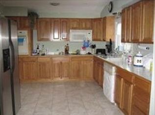 52 Winn St, Burlington, MA 01803