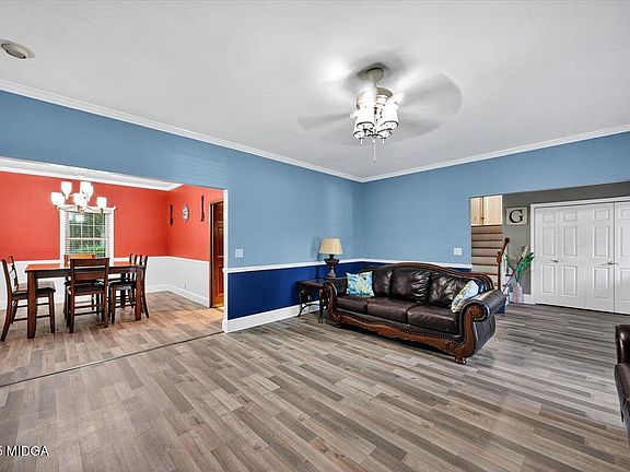 5th image of 556 Commanche Pl