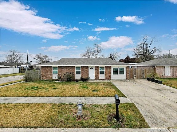 2nd image of 2801 Virginia Lee Dr
