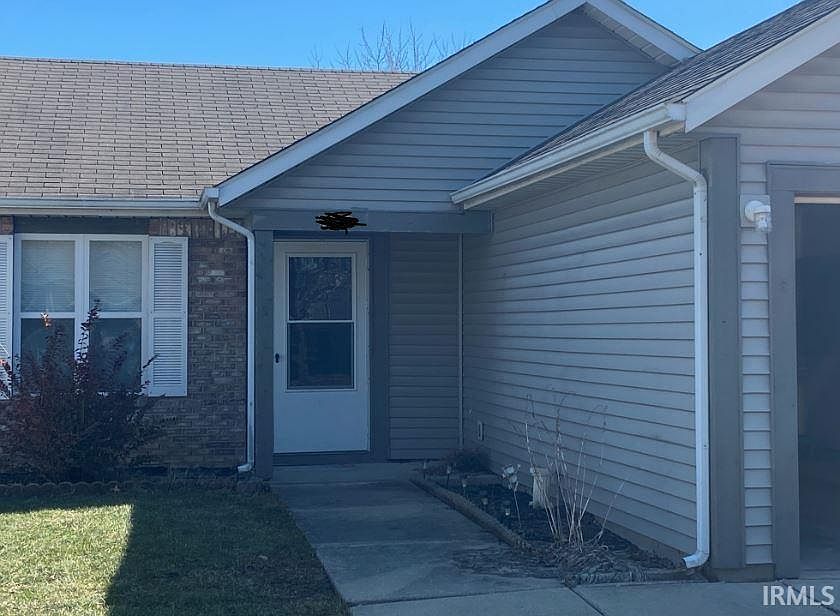 1st image of 2823 Plaza Ln