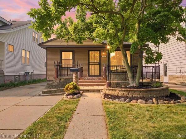 7388 McKinley St, Center Line, MI 48015