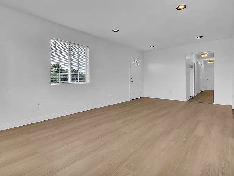 1672 N Soto St — Photo 5