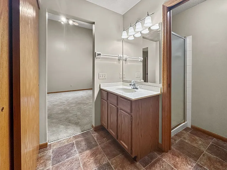 5308 Highpointe Dr — Photo 28
