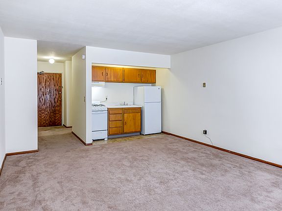 2nd image of 2443 Pillsbury Ave #Cc878403f