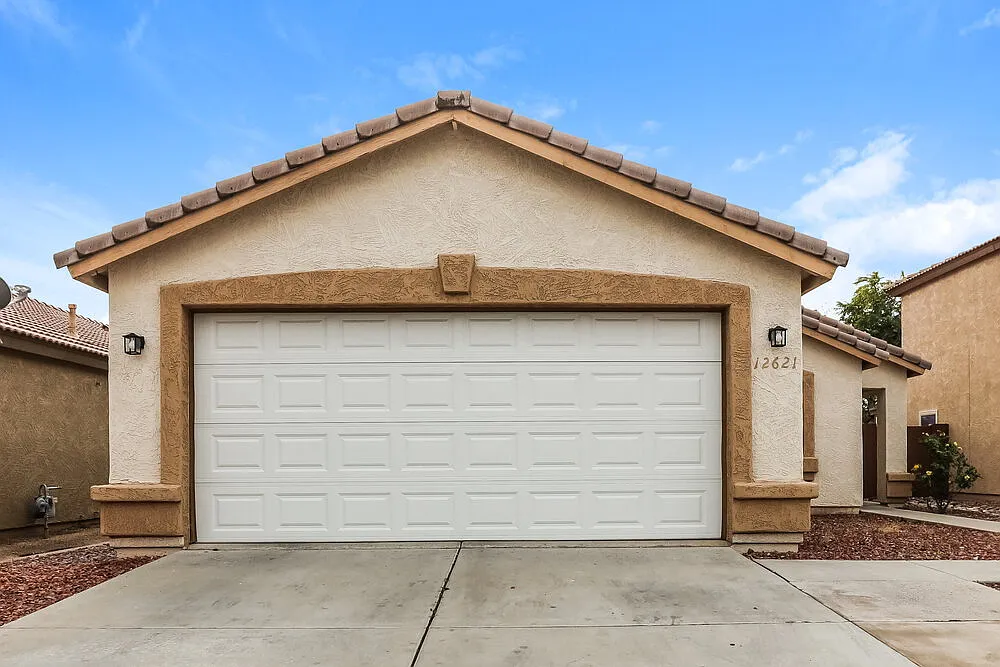 3 bed, 2.0 bath, 1446 sqft, $1,710 — Photo 1