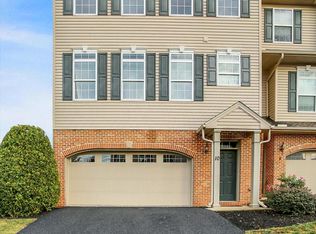 10 Jay Cir, Lemoyne, PA 17043