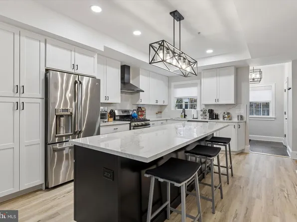 216 Wendover St, Philadelphia, PA 19128