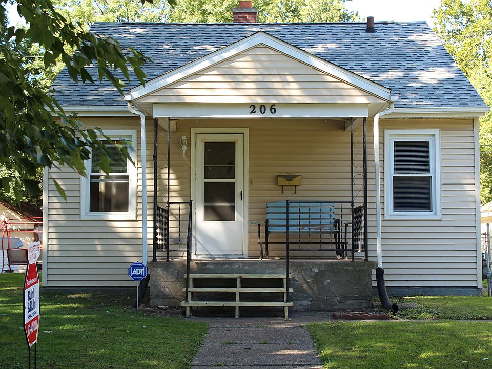 1st image of 206 S Thornwood Ave