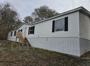 946 Harbin Rd, Dandridge, TN 37725