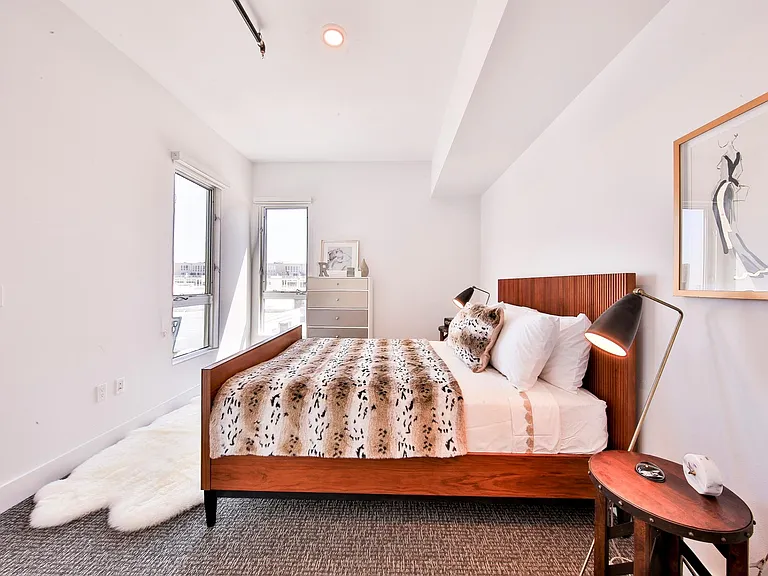 2x2 Bedroom