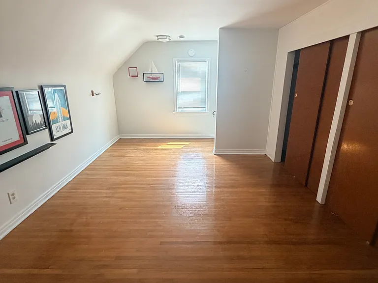 265 University Ave — Photo 15