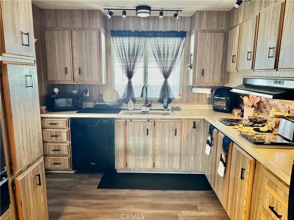 601 N Kirby St, Hemet, CA 92545