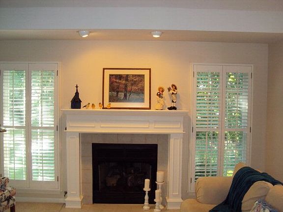 2nd image of 4027 Cambridge Cir