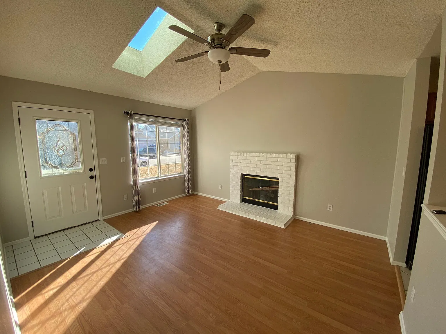 12121 Monaco Dr — Photo 2