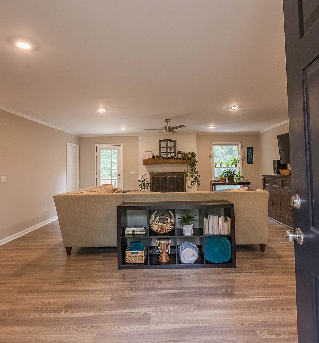 210 Elliott Court - 1 — Photo 4