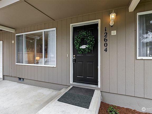3rd image of 12604 82nd Avenue E