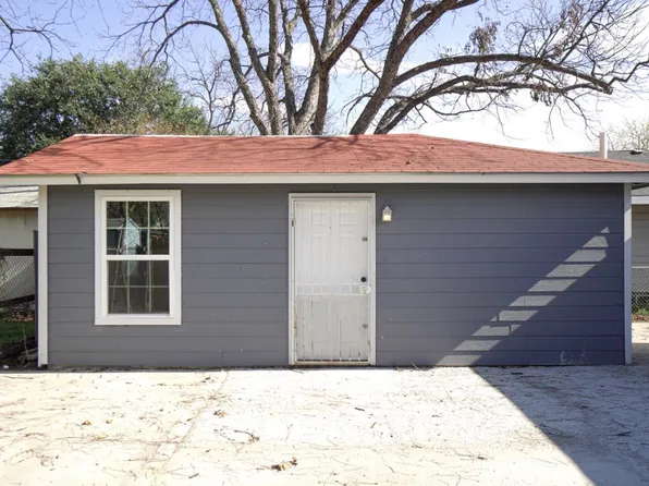 1139 1/2 Morales St, San Antonio, TX 78207