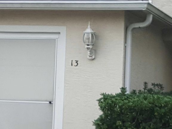 2nd image of 13 Fordham Ln